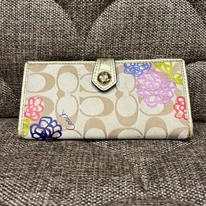 Signature Coach wallet gently used in good condition bill fold style